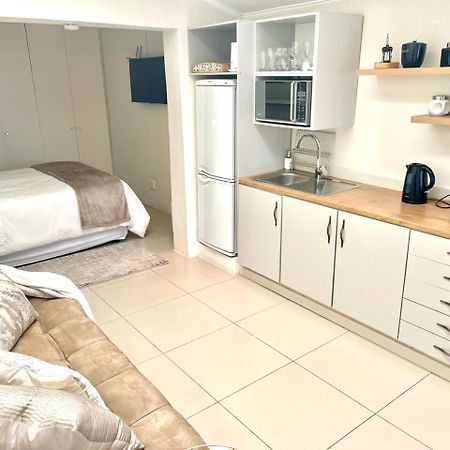 White Waves Beach House Bloubergstrand Εξωτερικό φωτογραφία