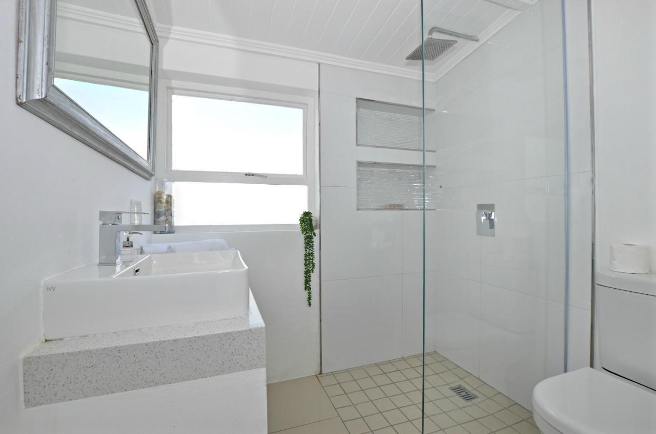 White Waves Beach House Bloubergstrand Εξωτερικό φωτογραφία