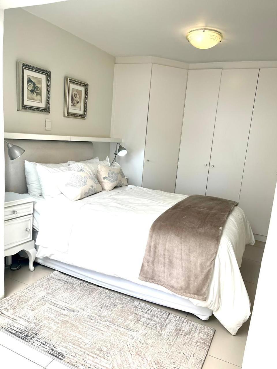 White Waves Beach House Bloubergstrand Εξωτερικό φωτογραφία
