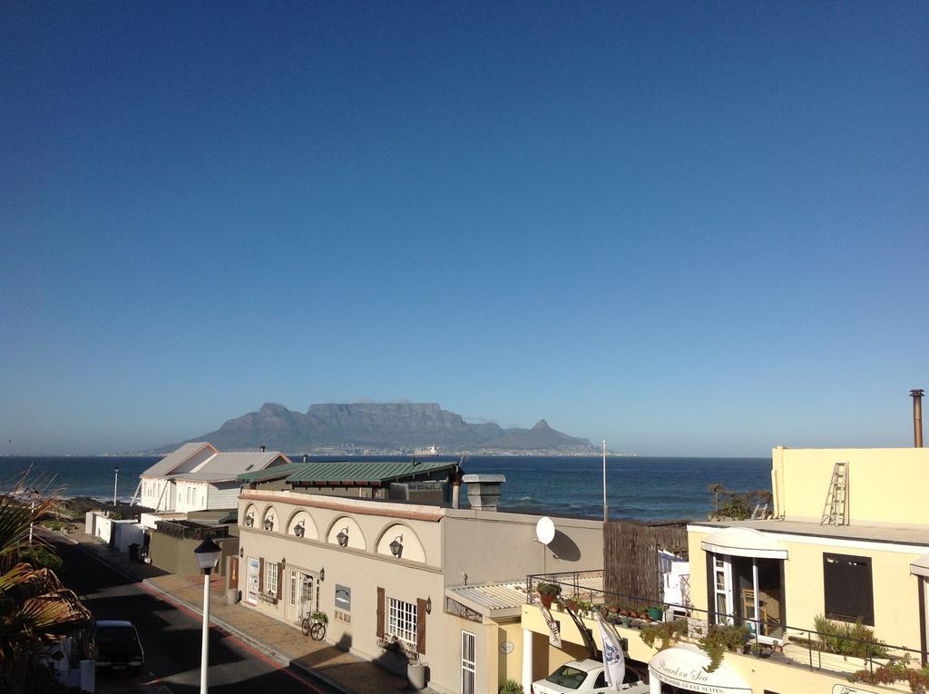 White Waves Beach House Bloubergstrand Εξωτερικό φωτογραφία