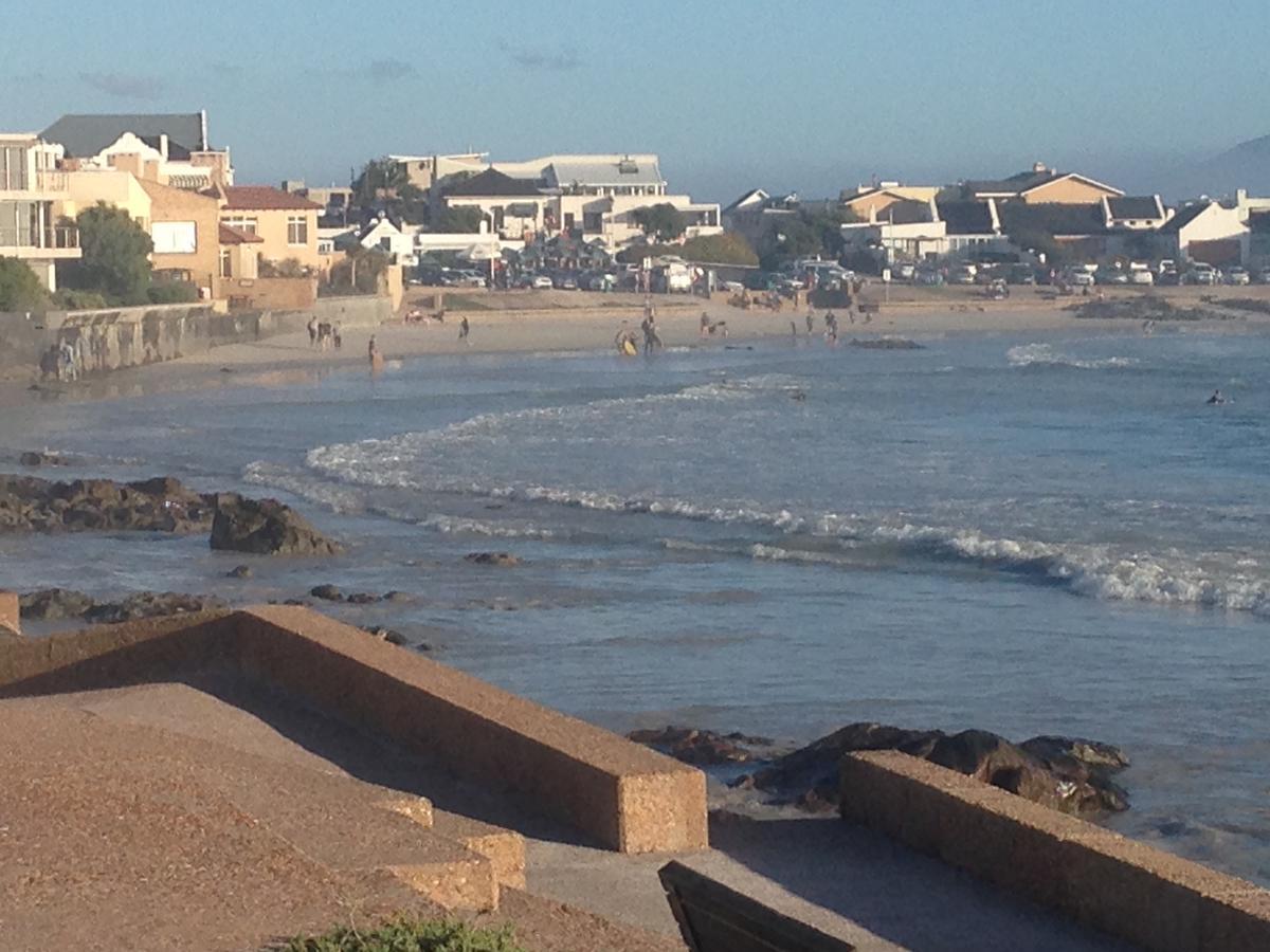 White Waves Beach House Bloubergstrand Εξωτερικό φωτογραφία