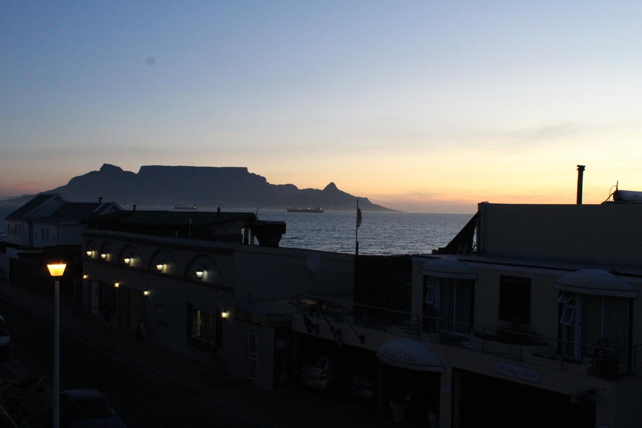 White Waves Beach House Bloubergstrand Εξωτερικό φωτογραφία