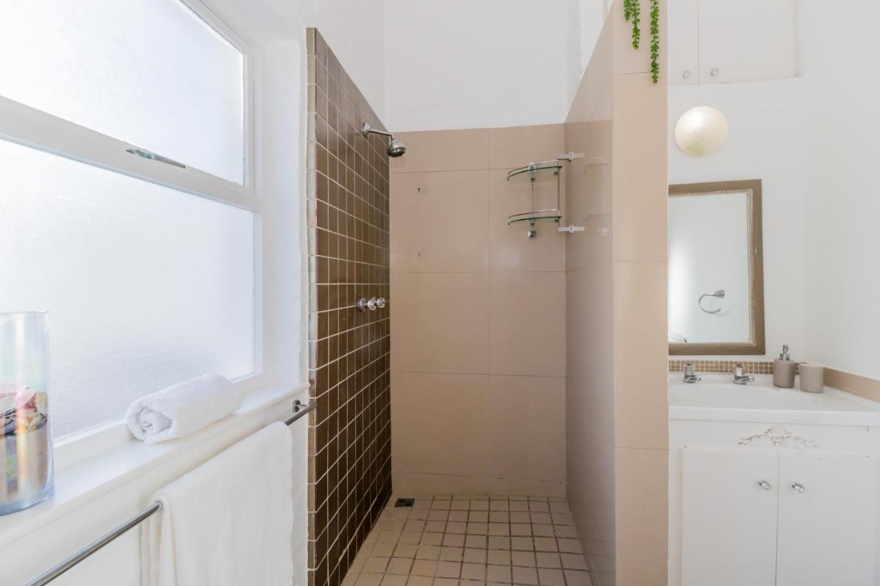 White Waves Beach House Bloubergstrand Εξωτερικό φωτογραφία