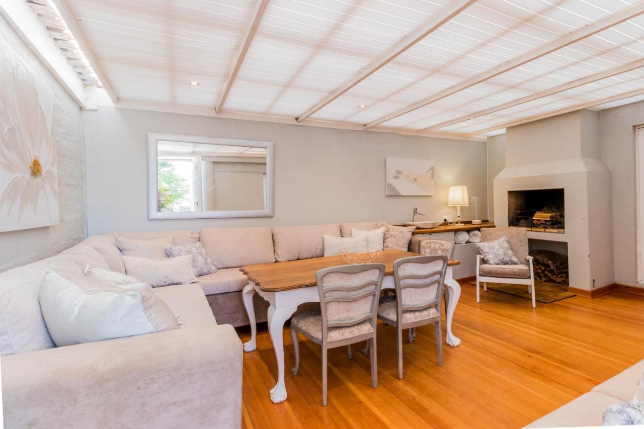 White Waves Beach House Bloubergstrand Εξωτερικό φωτογραφία
