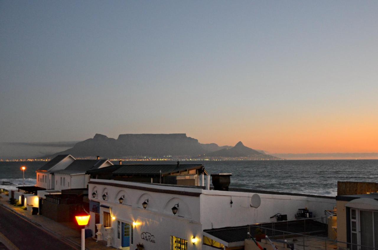 White Waves Beach House Bloubergstrand Εξωτερικό φωτογραφία