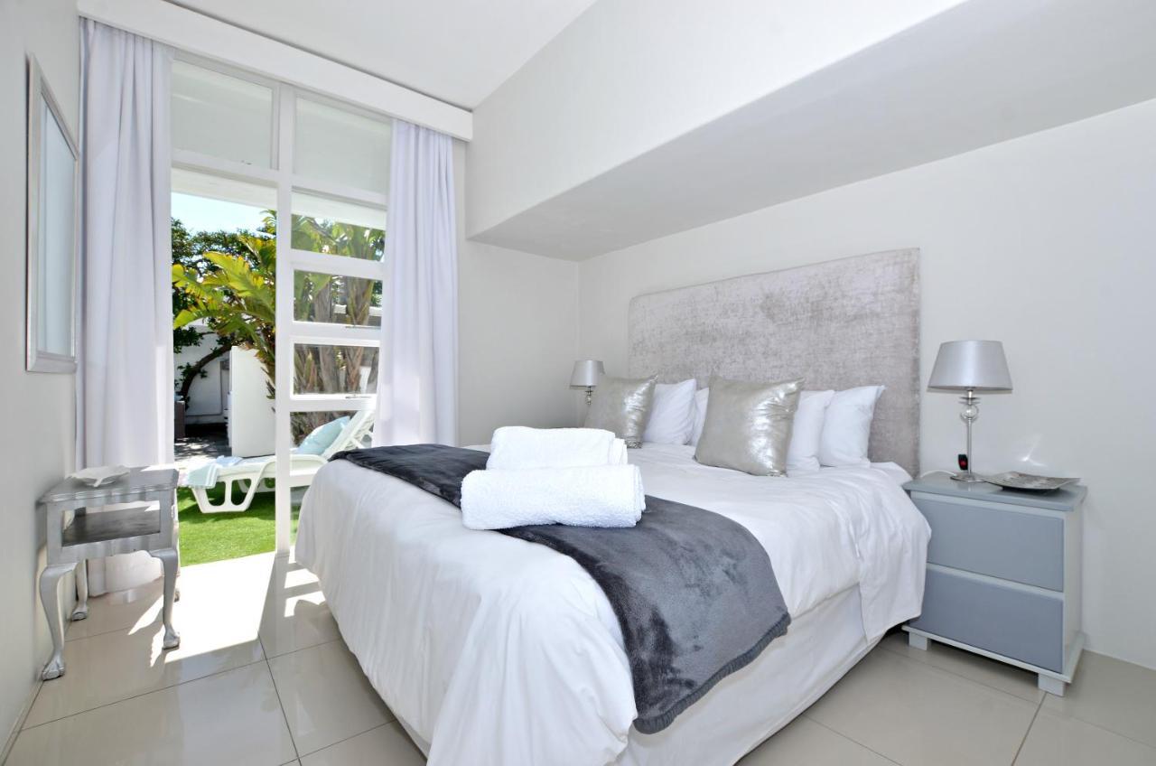 White Waves Beach House Bloubergstrand Εξωτερικό φωτογραφία